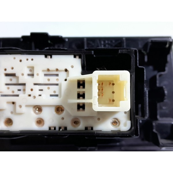 Botao Vidro Corolla Traseiro 20115/2018 7427202750