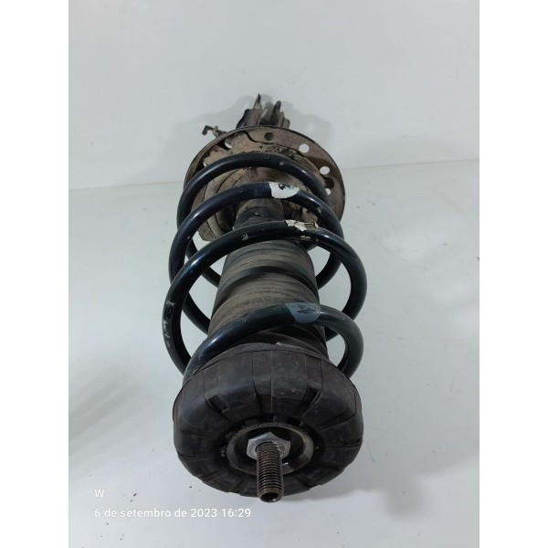 Torre Telescopio Tracker Dianteira Direita 2020/2024