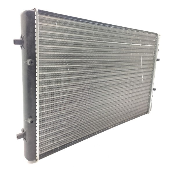 Radiador Volkswagen Bora Golf 2.0 1997/2006 1j0121253p