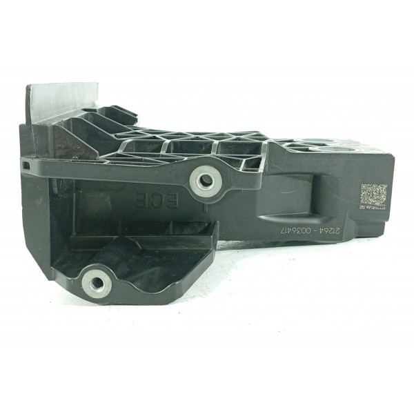 Suporte Radiador Mercedes C200 C300 Dir 2022/25 A2066201700