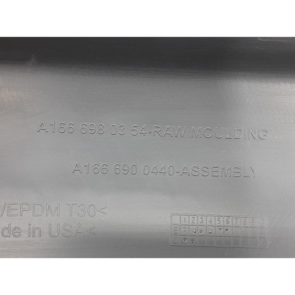 Spoiler Lateral Mercedes Ml350 Direito 12/15 A1666980354 Det Preto