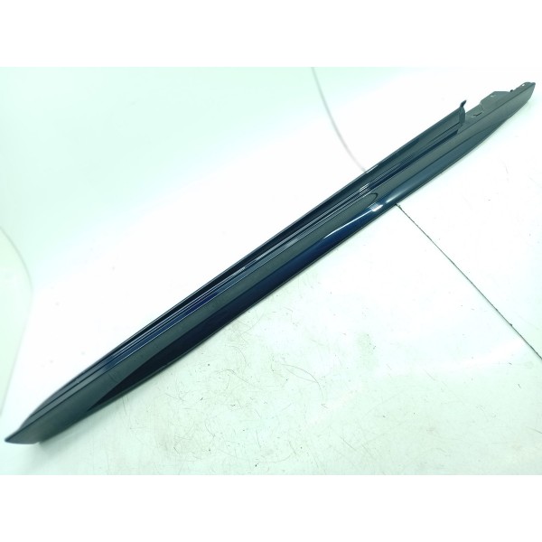 Spoiler Lateral Mercedes C200 C300 Direito 22/25 A2066982400 Azul-escuro