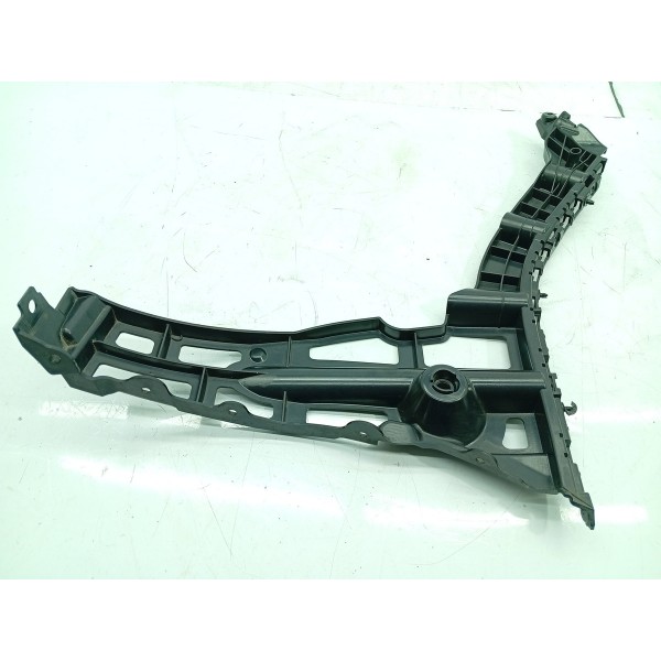 Suporte Guia Parachoque Mercedes C200 Traseiro Esq 2022/25