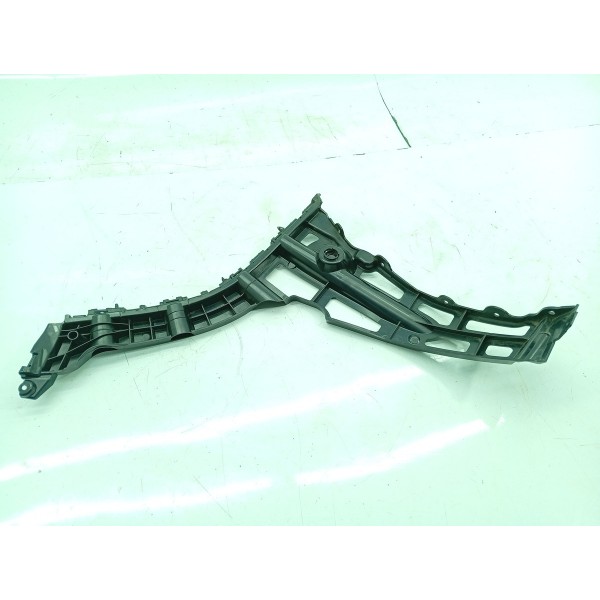 Suporte Guia Parachoque Mercedes C200 Traseiro Esq 2022/25