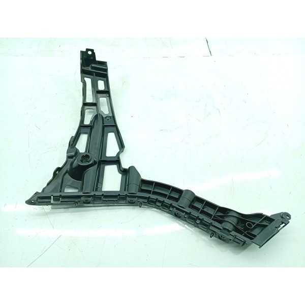 Suporte Guia Parachoque Mercedes C200 Traseiro Esq 2022/25