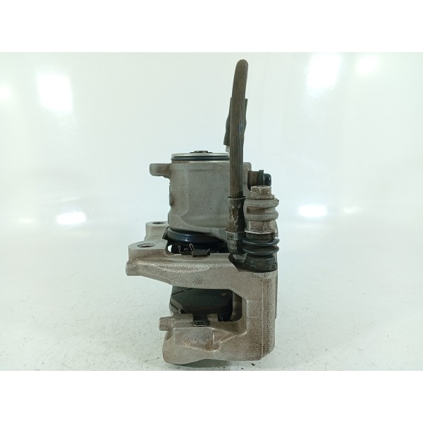 Pinca Freio Mercedes C200 C300 Traseiro Direita 2022/2025