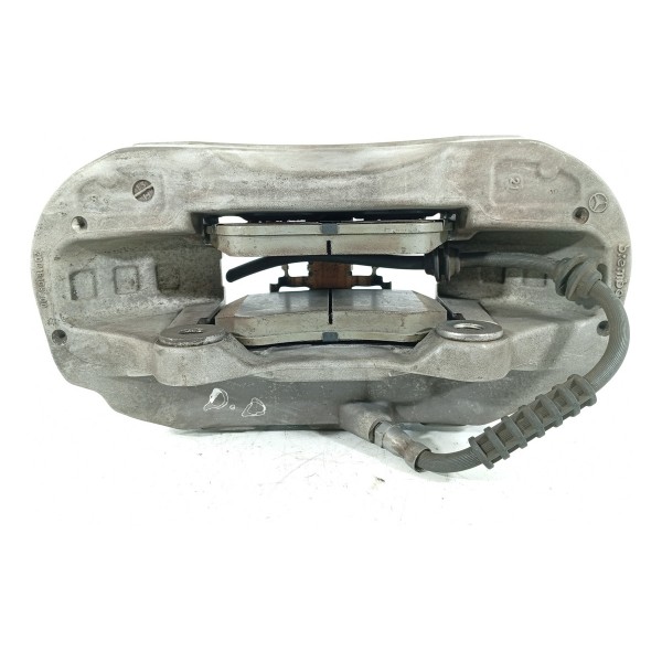 Pinca Freio Mercedes C200 C300 Dianteira Direita 2022/2025