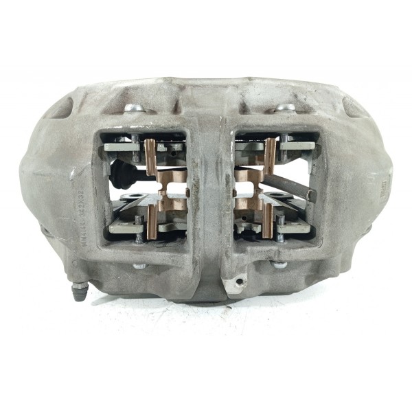 Pinca Freio Mercedes C200 C300 Dianteira Direita 2022/2025