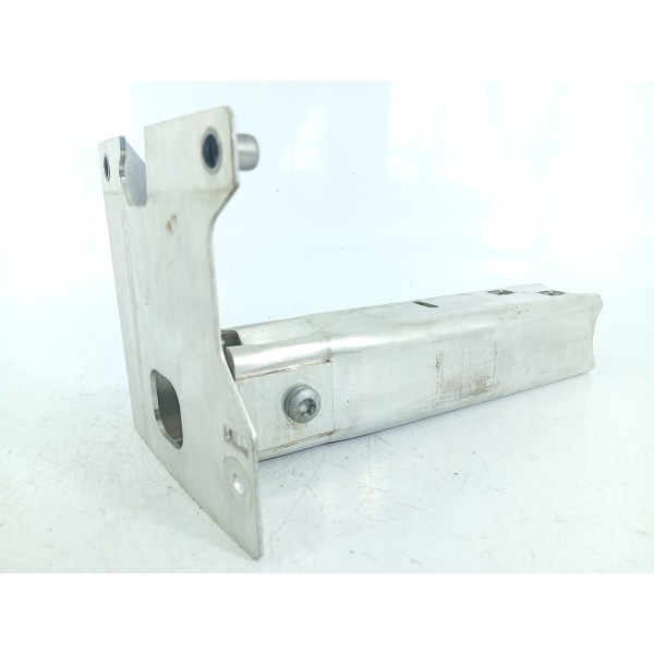 Suporte Alma Mercedes C200 Dianteira Esq 22/25 A2066200300