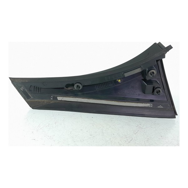 Moldura Tampa Traseira Mercedes Gla200 Esq 14/19 A1567900388