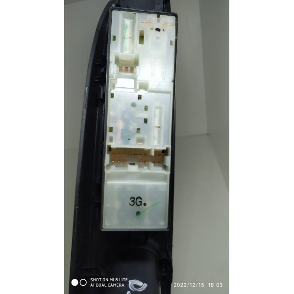 Botão Comando Vidro Versa Dianteiro Esquerdo 2014/2020 Orig