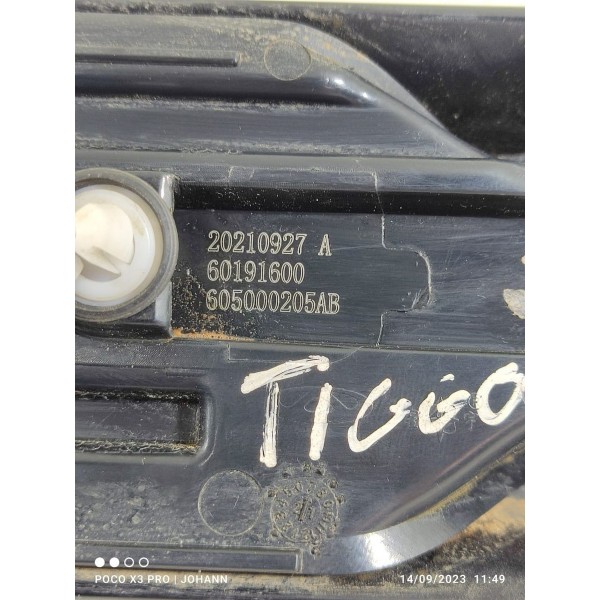 Aplique Tampa Traseira Tiggo 8 2019/2022 605000205 Ambos Lados Vermelho