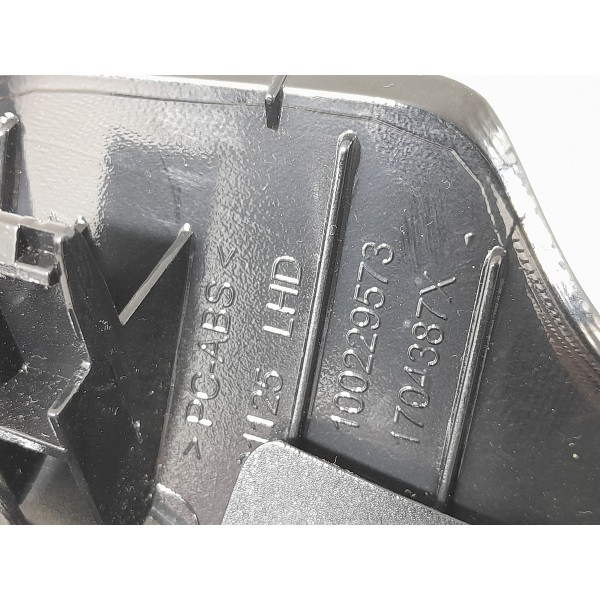 Moldura Central Painel Multimidia Toro 2016/2021 100229573 Preto