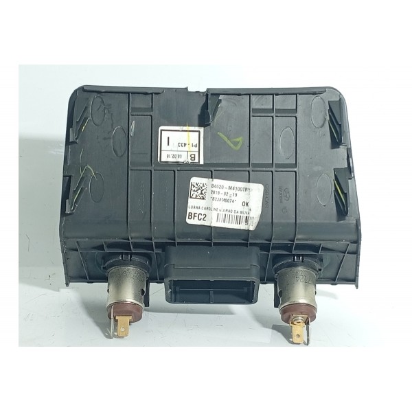 Moldura Tomada Auxiliar Usb Hyundai Creta 2017/21 84620m4100 Preto