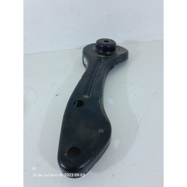 Suporte Braco Bmw 118 120 Traseira Esquerd 2005/2010 6766053