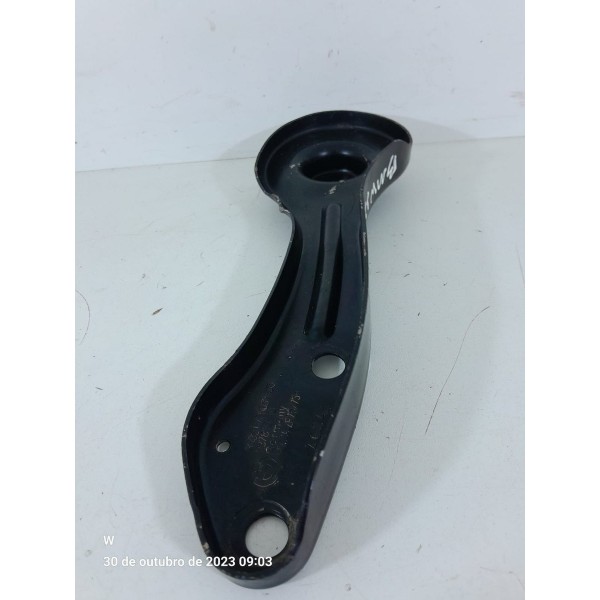 Suporte Braco Bmw 118 120 Traseira Esquerd 2005/2010 6766053