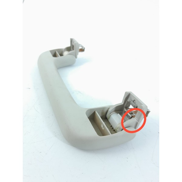 Alca Teto Amarok Dianteira Direita 2010/2023 8r0857607h Det Cinza