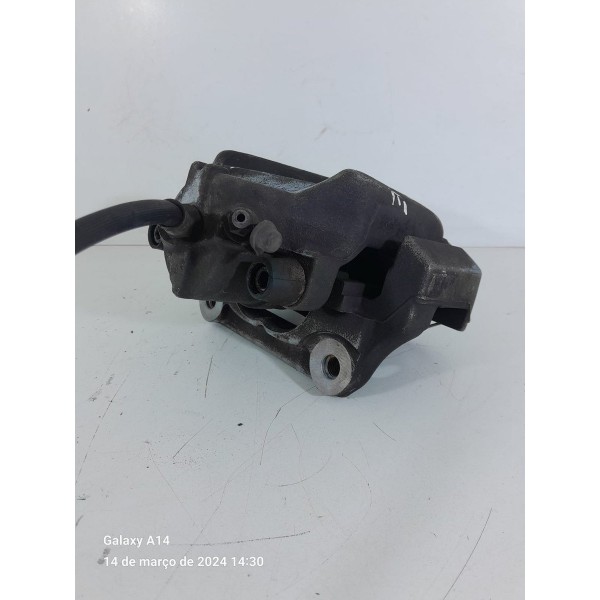 Pinca Bmw X1 2.0 Dianteira Esquerda 2010/2015