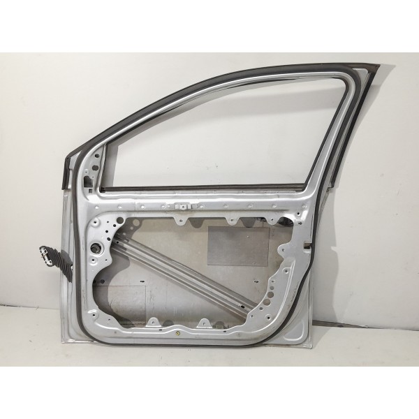 Porta Dianteira Direita Volkswagen Polo 2003/2015 Detalhe Dianteira Direito Cinza