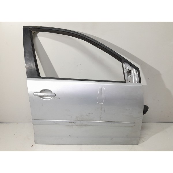 Porta Dianteira Direita Volkswagen Polo 2003/2015 Detalhe Dianteira Direito Cinza