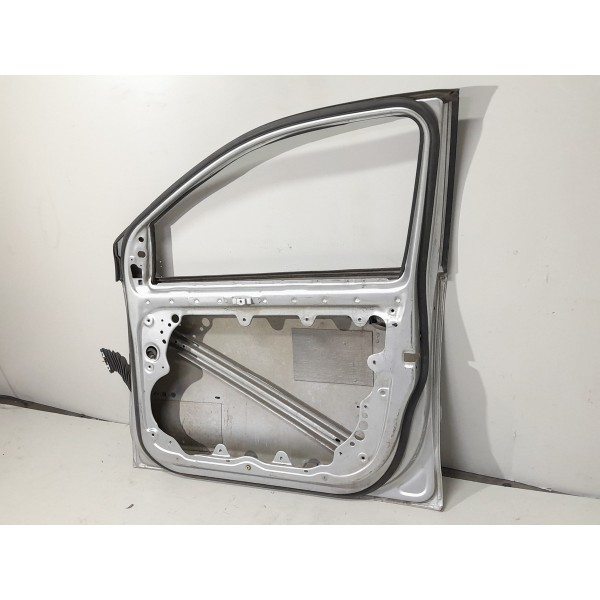 Porta Dianteira Direita Volkswagen Polo 2003/2015 Detalhe Dianteira Direito Cinza