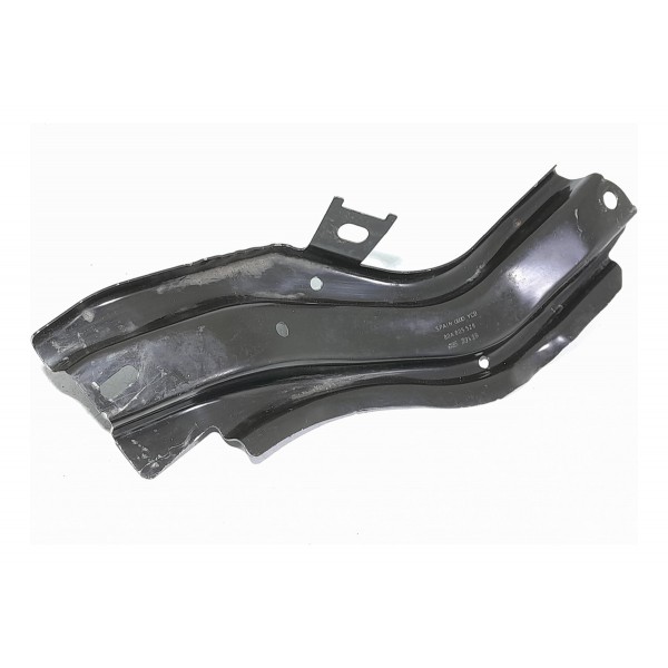 Suporte Inferior Radiador Audi Q5 Direito 18/22 80a805528 Preto