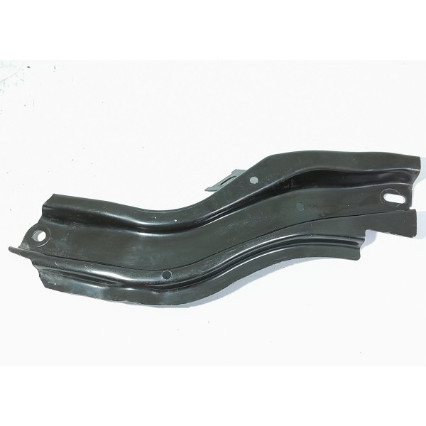 Suporte Inferior Radiador Audi Q5 Direito 18/22 80a805528 Preto