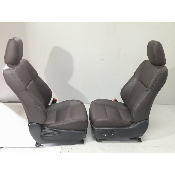 Jogo Banco Couro Hilux Sw4 2016 2017 2018 2019 2020 Original Marrom-claro