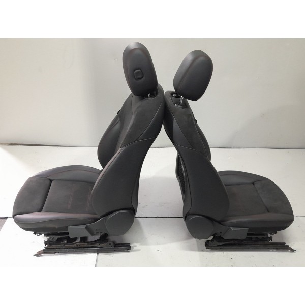 Jogo Banco Mercedes A35 Amg Alcantara 2020/2025 Preto