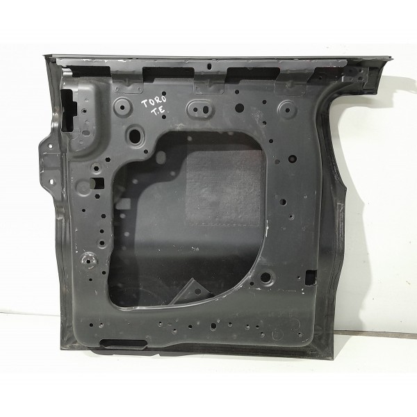 Tampa Traseira Fiat Toro Esquerda 2016/2025 Lisa Preto