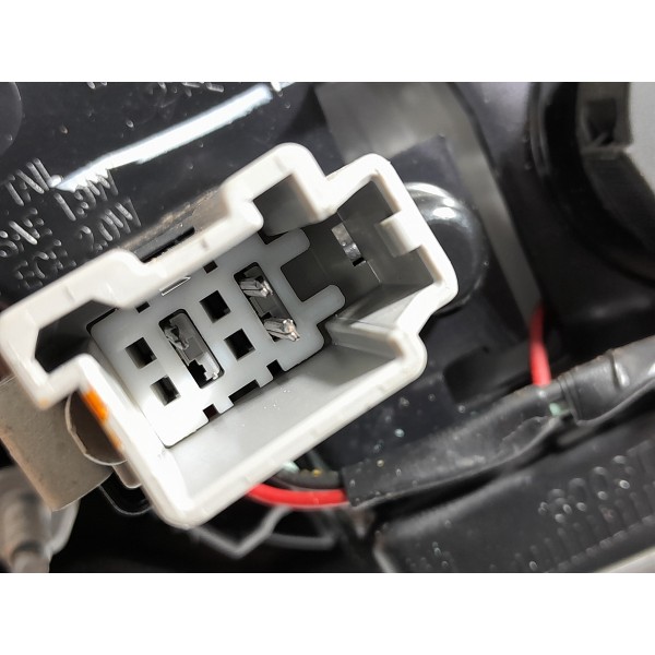 Lanterna Tampa Traseira Jeep Compass Esquerda 17/21 55112685 Esquerdo/motorista Água