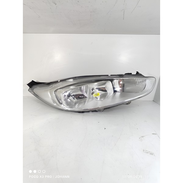 Farol New Fiesta Direito 2011/2017 Detalhe Direito/passageiro