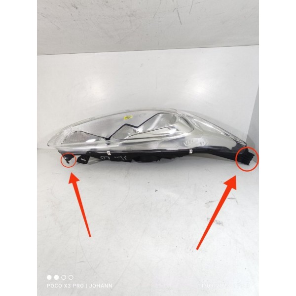 Farol New Fiesta Direito 2011/2017 Detalhe Direito/passageiro