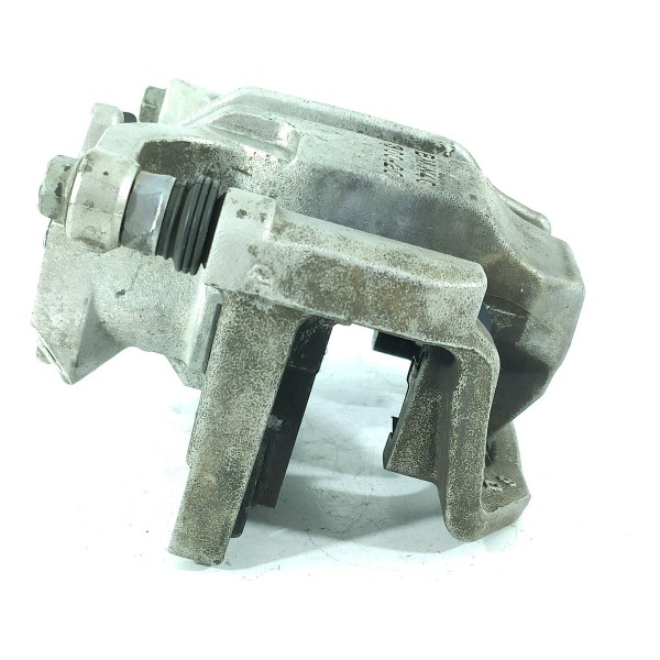 Pinca  Traseira Esquerda Bmw 320 330 2019/2025