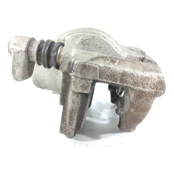 Pinca  Dianteira Direita Bmw 320 330 G20 2019/2025