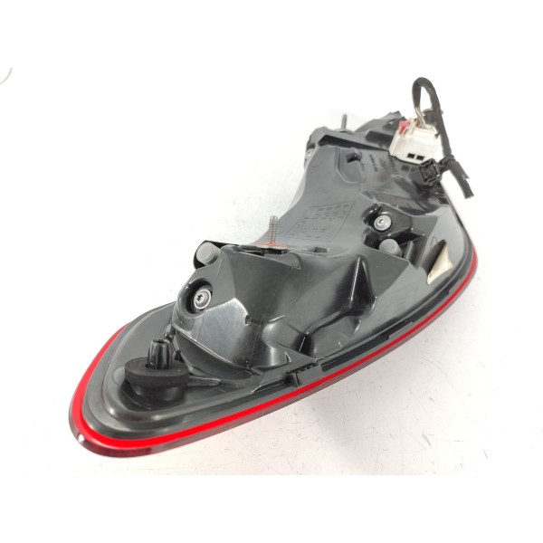 Lanterna Led Mercedes C200 C300 Dir 2022/2025 A2069063400 Direito/passageiro Vermelho