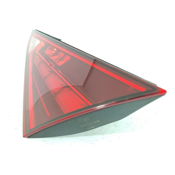 Lanterna Led Mercedes C200 C300 Tampa Dir 22/25 A2069064000 Direito/passageiro Vermelho