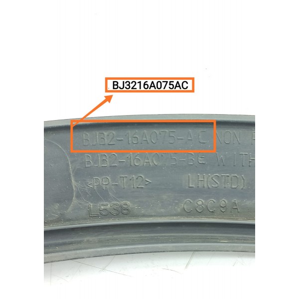 Moldura Paralama Evoque Esquerdo 2012/2018 Bj3216a075ac Cinza