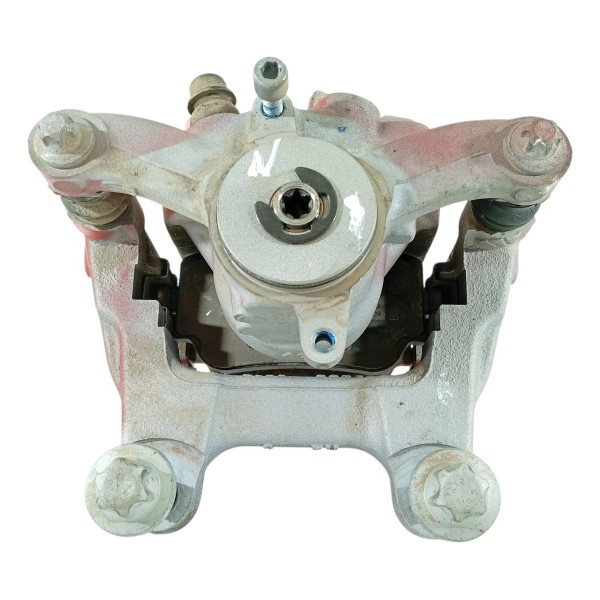 Pinca Mercedes A35 Cla35 A43 Amg Traseira Direita 2020/2024