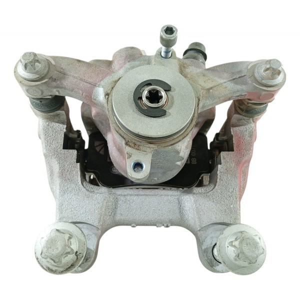 Pinca Mercedes A35 Cla35 A43 Amg Traseira Esquerda 2020/2024