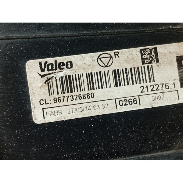 Farol Peugeot 208 Direito 2012/2019 9677326880 Direito/passageiro