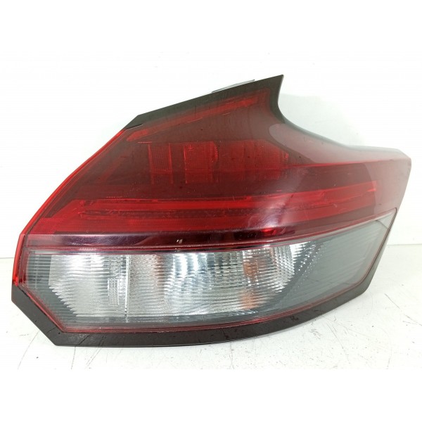 Lanterna Nissan Kicks Traseira Direita 2017/2024 265555r01a Direito/passageiro Vermelho