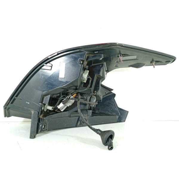 Lanterna Nissan Kicks Traseira Direita 2017/2024 265555r01a Direito/passageiro Vermelho