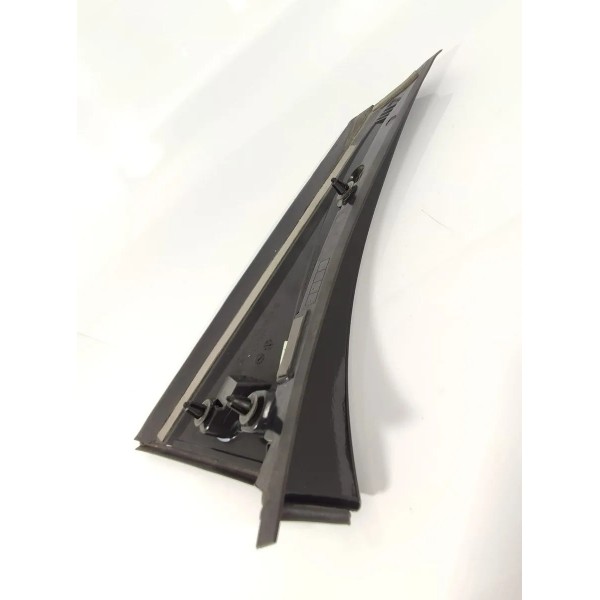 Acabamento Tampa Tras Mercedes Gla200 Esquerd0 A1567900388 Preto