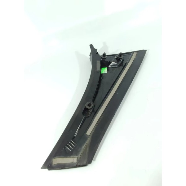 Acabamento Tampa Tras Mercedes Gla200 Esquerd0 A1567900388 Preto