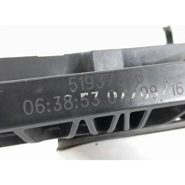 Macaneta Externa Fiat Toro Dianteira Esquerda 2017/2023 Cinza Dianteira