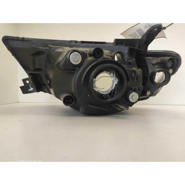 Farol Triton Direito 2008/ 2014 Detalhe Direito/passageiro