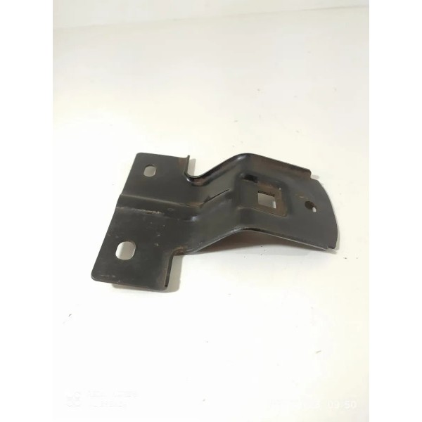 Suporte Radiador Tracker Direito 2014 2015 2016 2017