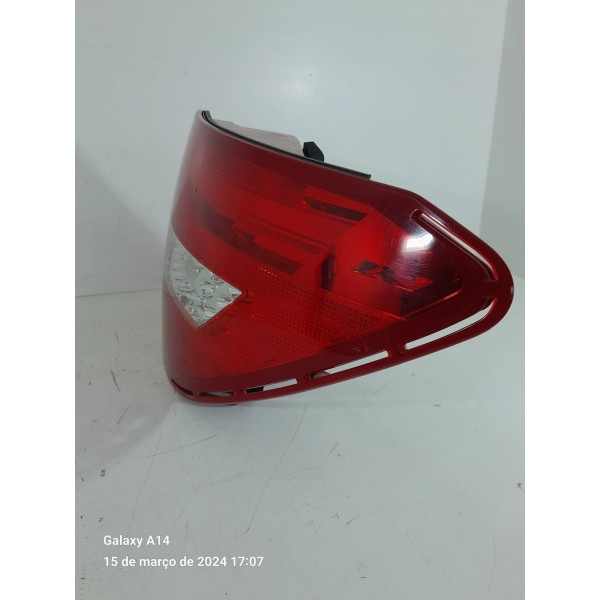 Lanterna Led Mercedes C180 C200 Direita 2012/2014 2048202764 Direito/passageiro Vermelho