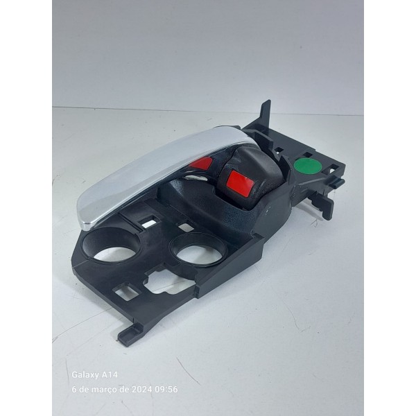 Macaneta Interna Porta Honda Hrv Dianteira Esq 2015/2021 Prateado Dianteira